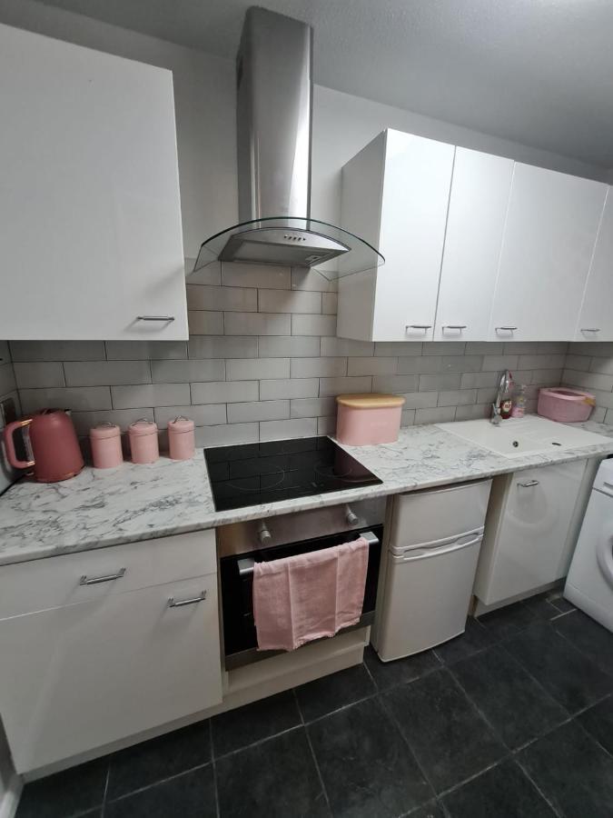 Lovely 2 Bedroom Flat In Nice Inversness Area. インヴァネス エクステリア 写真